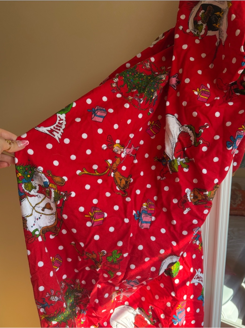 Dr. Seuss's The Grinch™ Festive Flannel Organic Crib Fitted Sheet